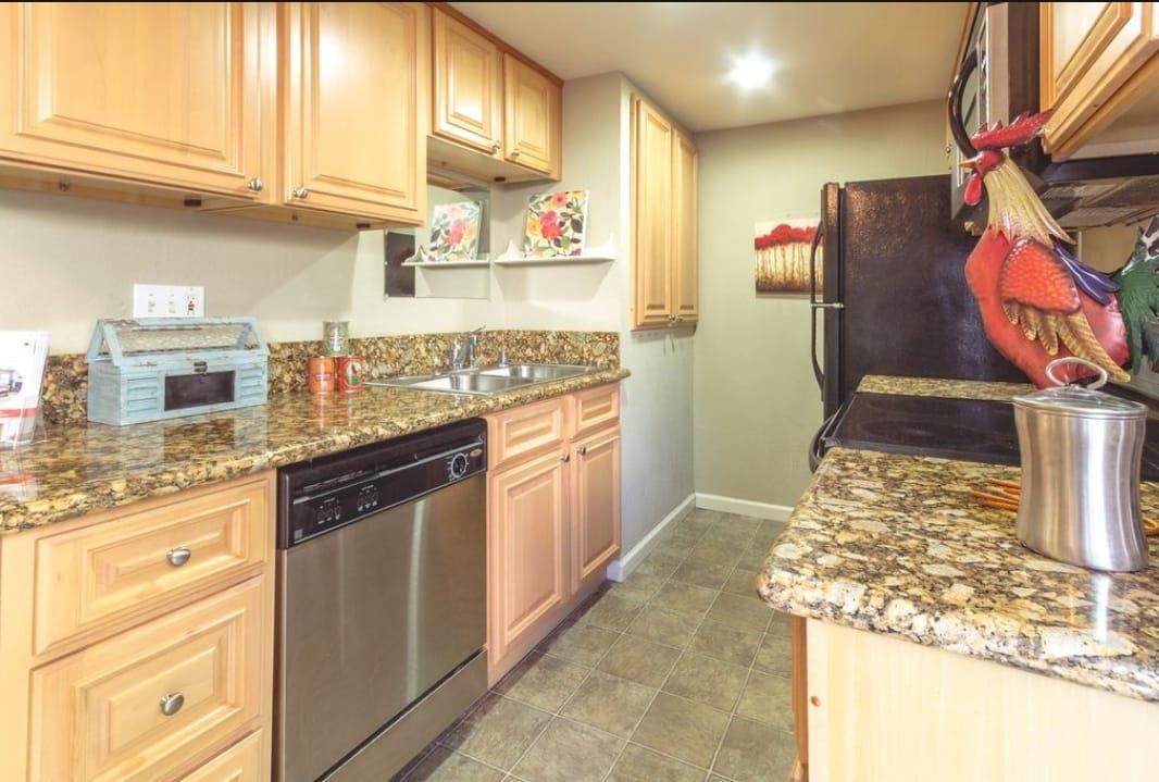 7032 E Fair Oaks Boulevard 20