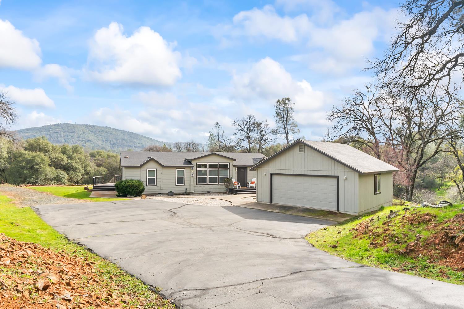 13829 Willow Glen Road