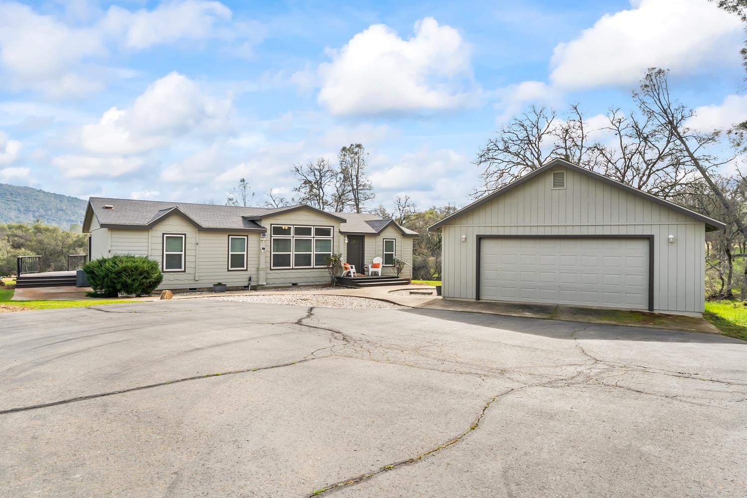 13829 Willow Glen Road