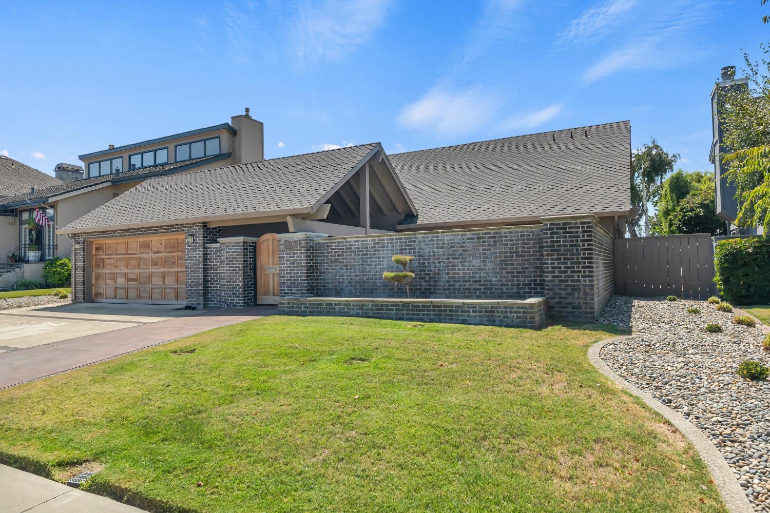 6213 Embarcadero Drive