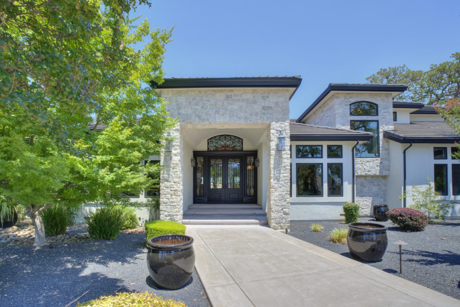 2571 Highland Hills Drive