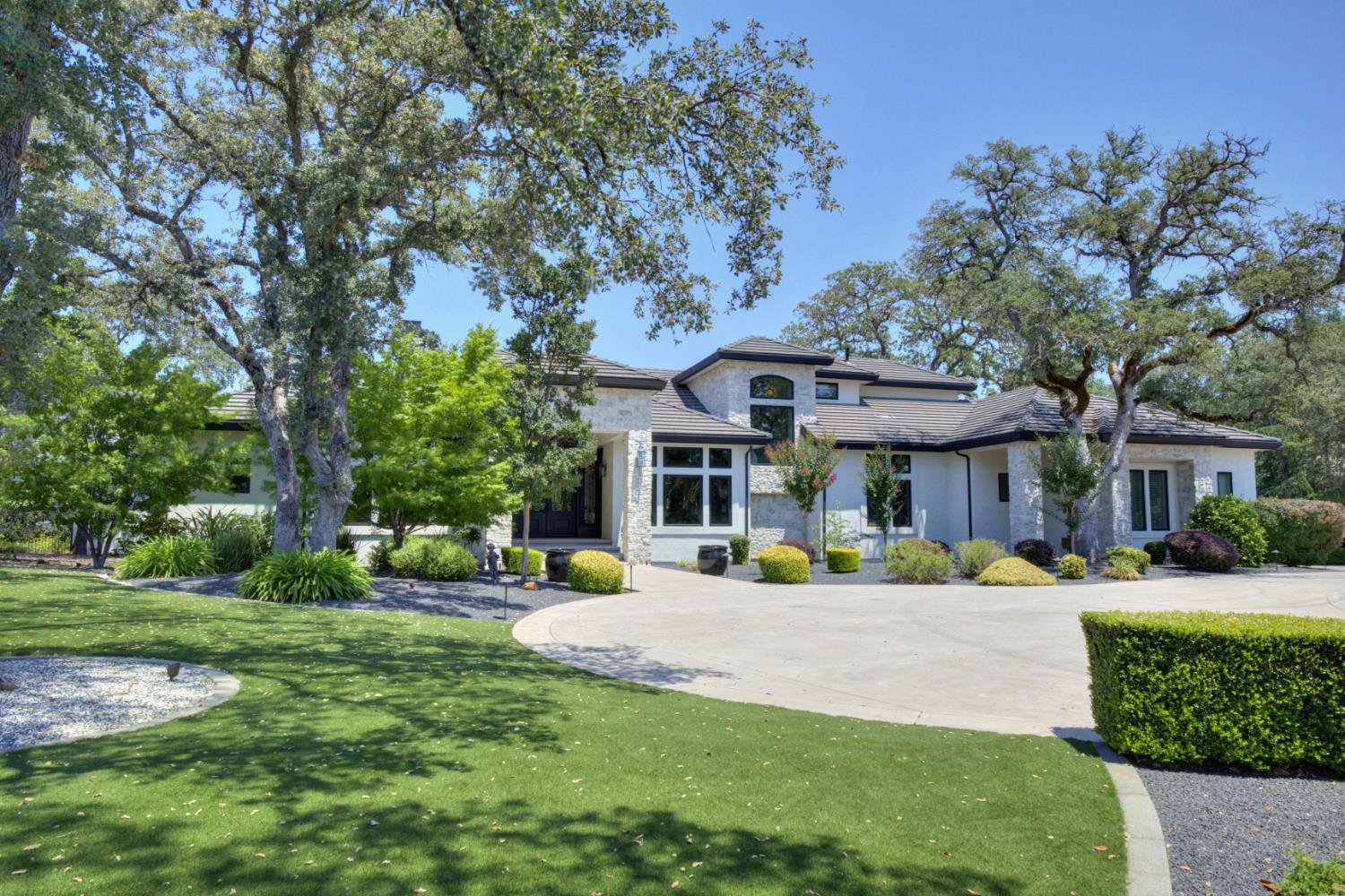 2571 Highland Hills Drive