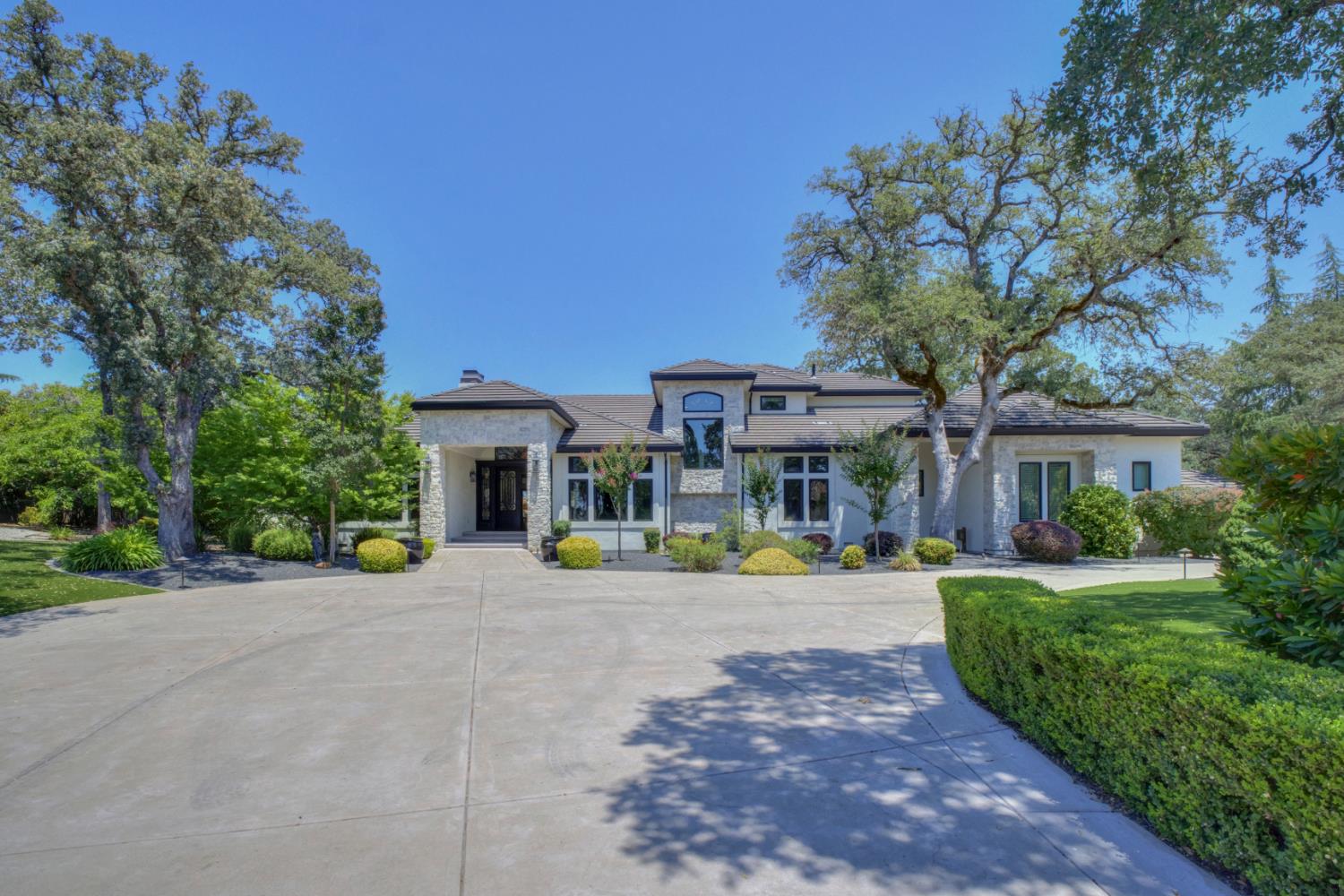 2571 Highland Hills Drive