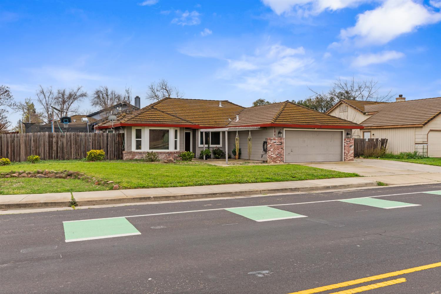 194 W Elm Avenue
