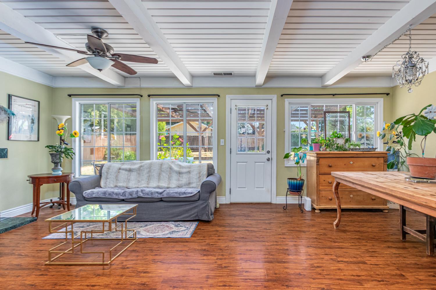 2332 Lloyd Lane