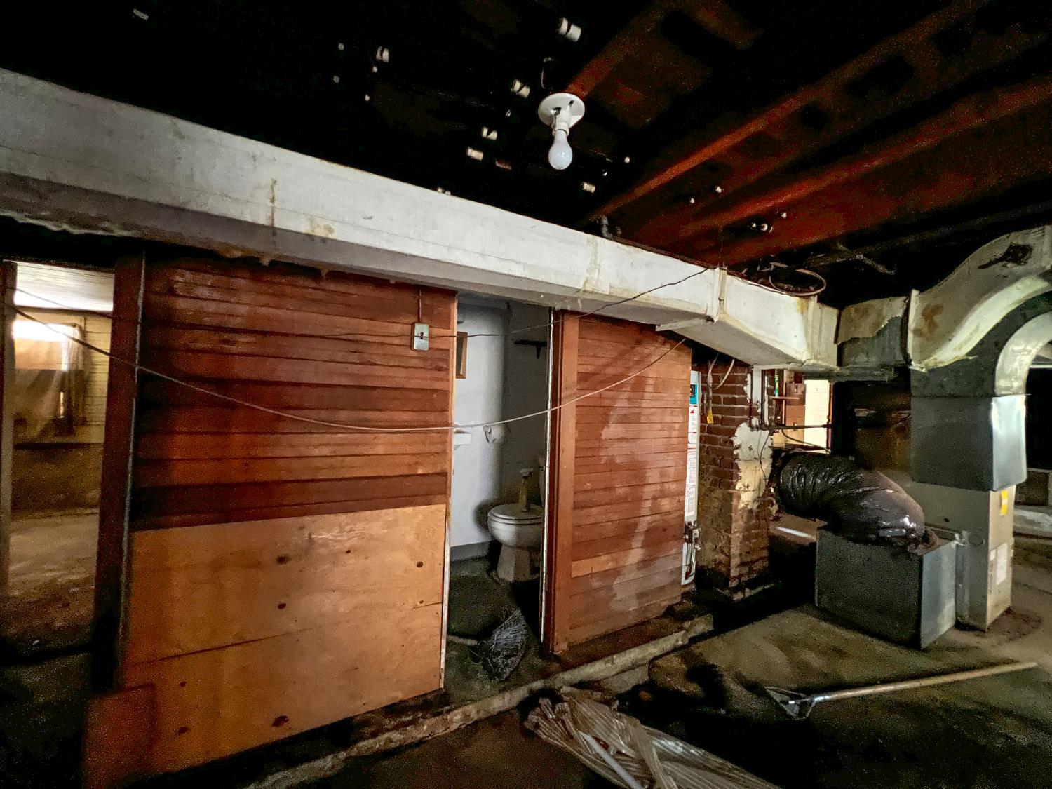 Stockton, California 95206, United States, 5 Bedrooms Bedrooms, ,2 BathroomsBathrooms,Residential,Pending,153517