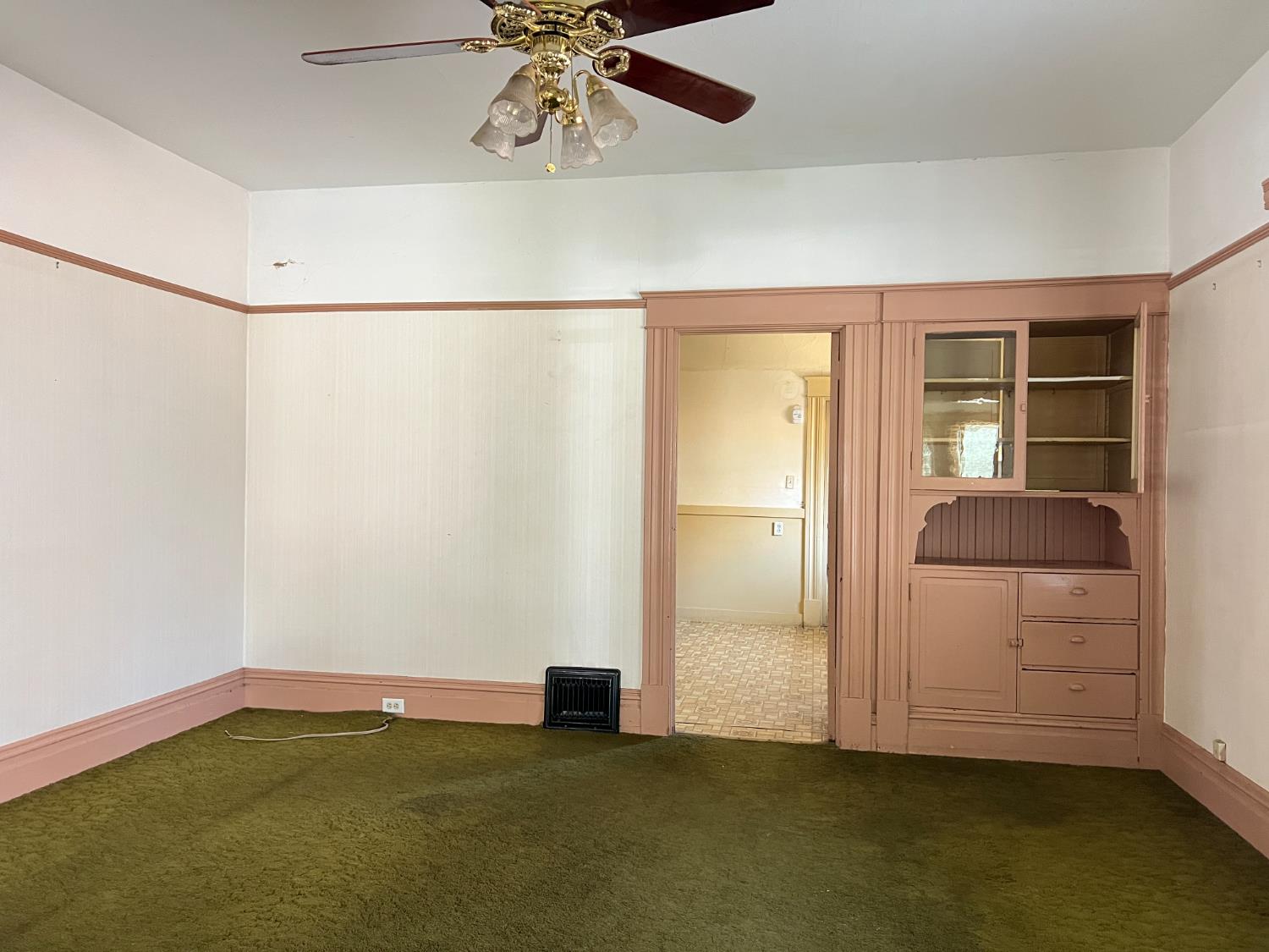 Stockton, California 95206, United States, 5 Bedrooms Bedrooms, ,2 BathroomsBathrooms,Residential,Pending,153517