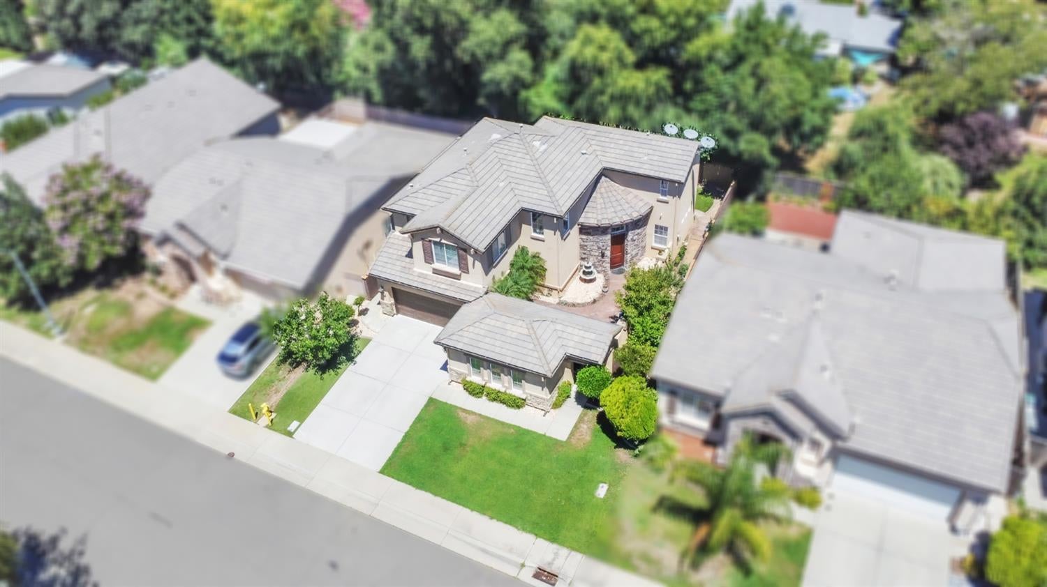 6009 Roswitha Court
