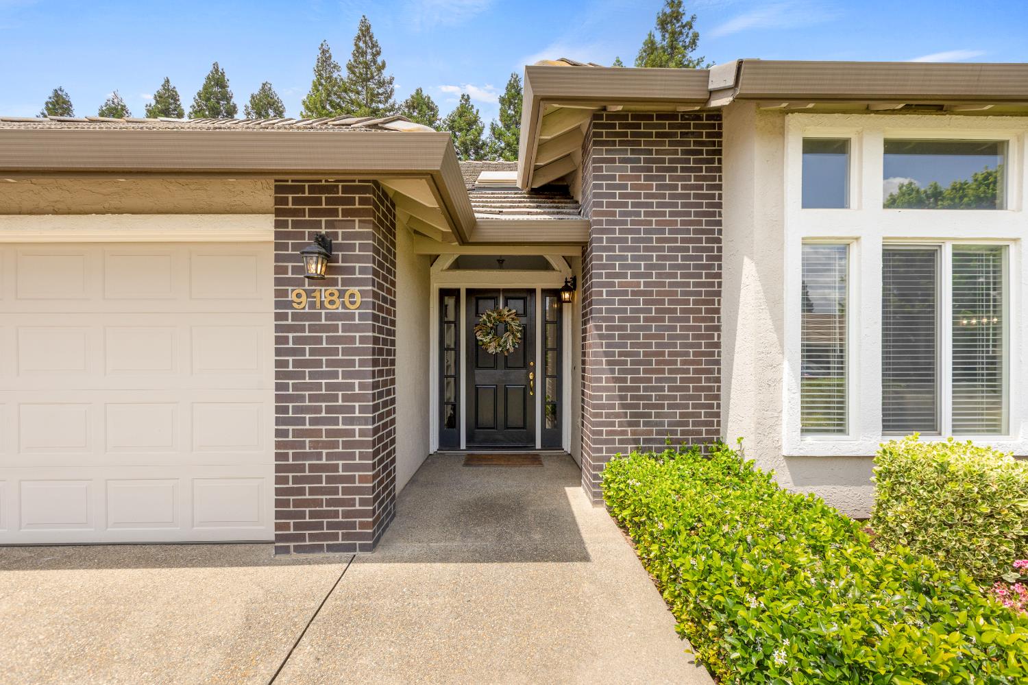 9180 Quail Cove Drive