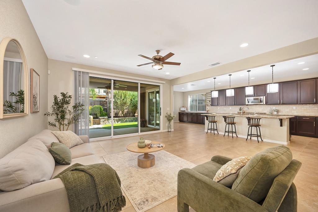 10093 Avocado Way