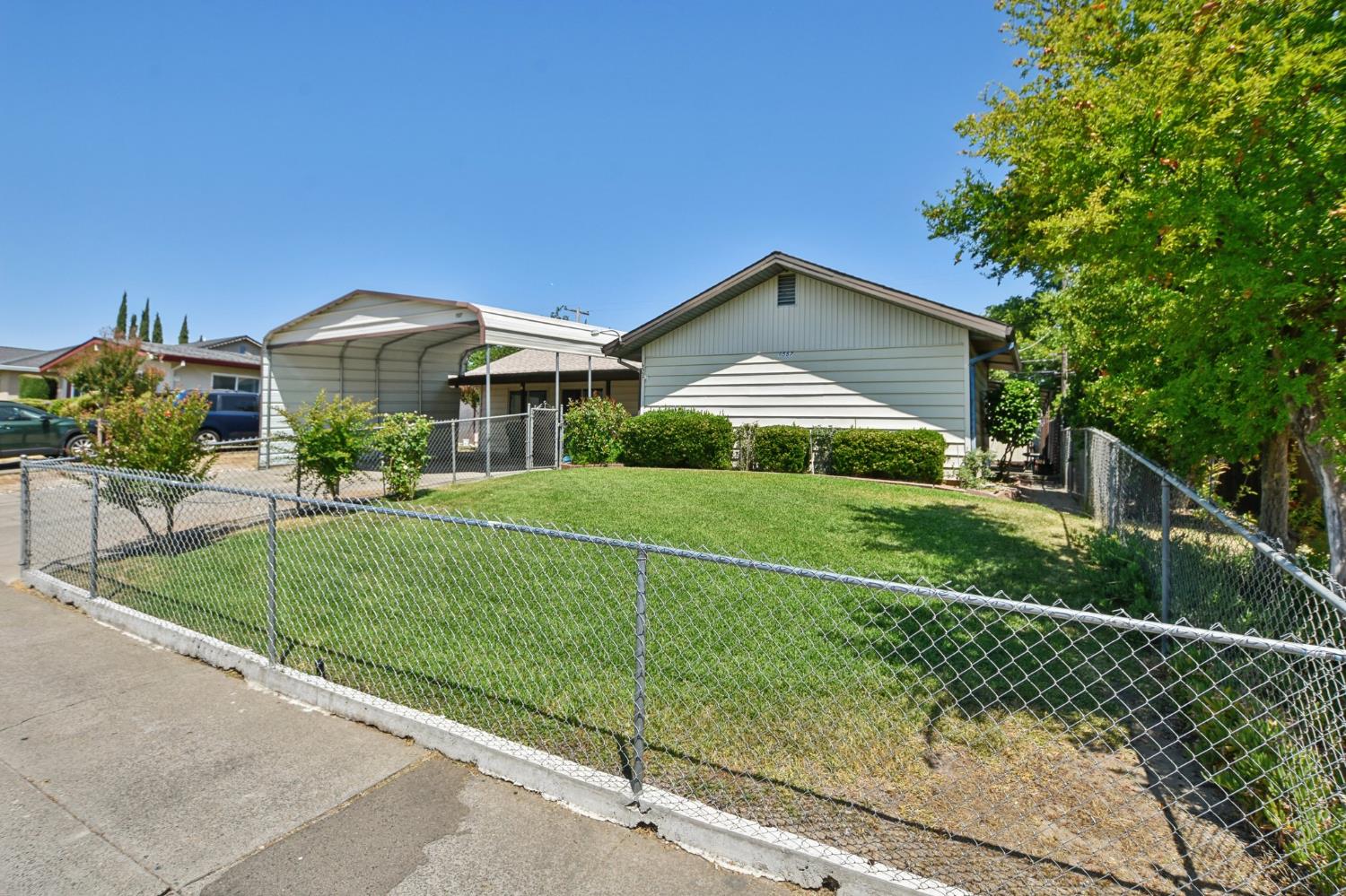 6557 Thomas Drive
