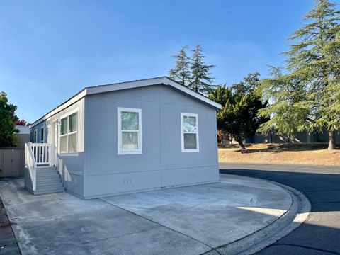 6231 Calgary Avenue Sacramento CA 95841