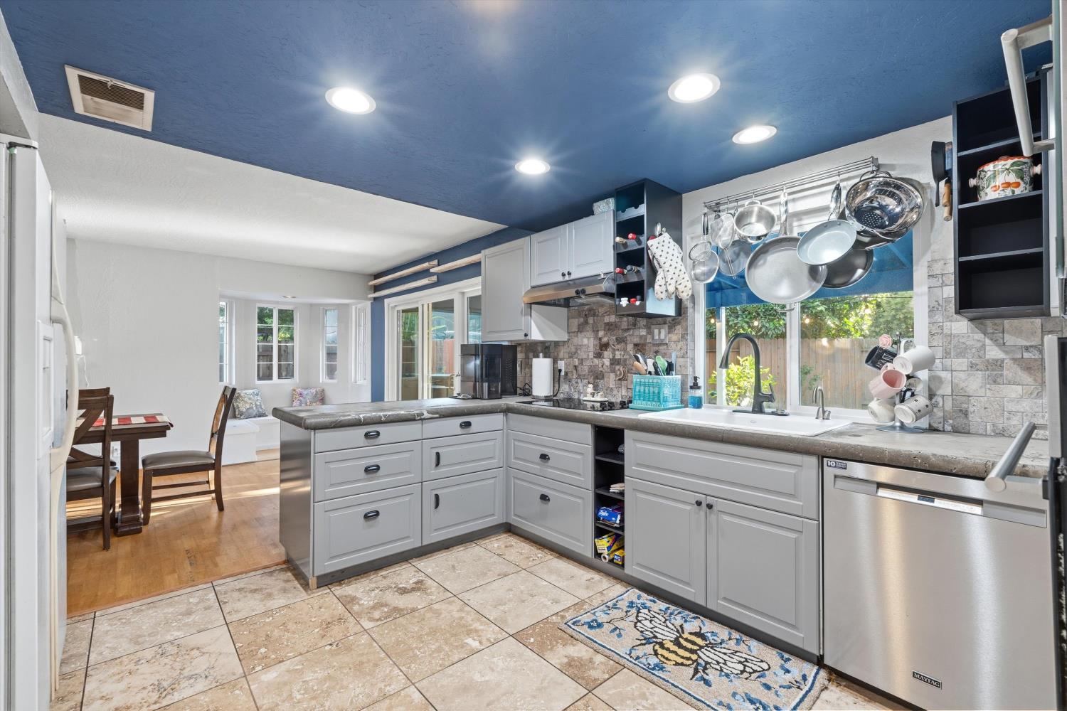 9545 Linda Rio Drive