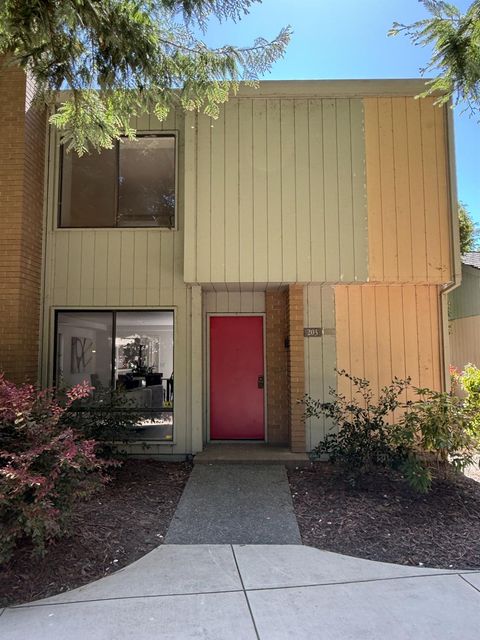 MLS: 225049015