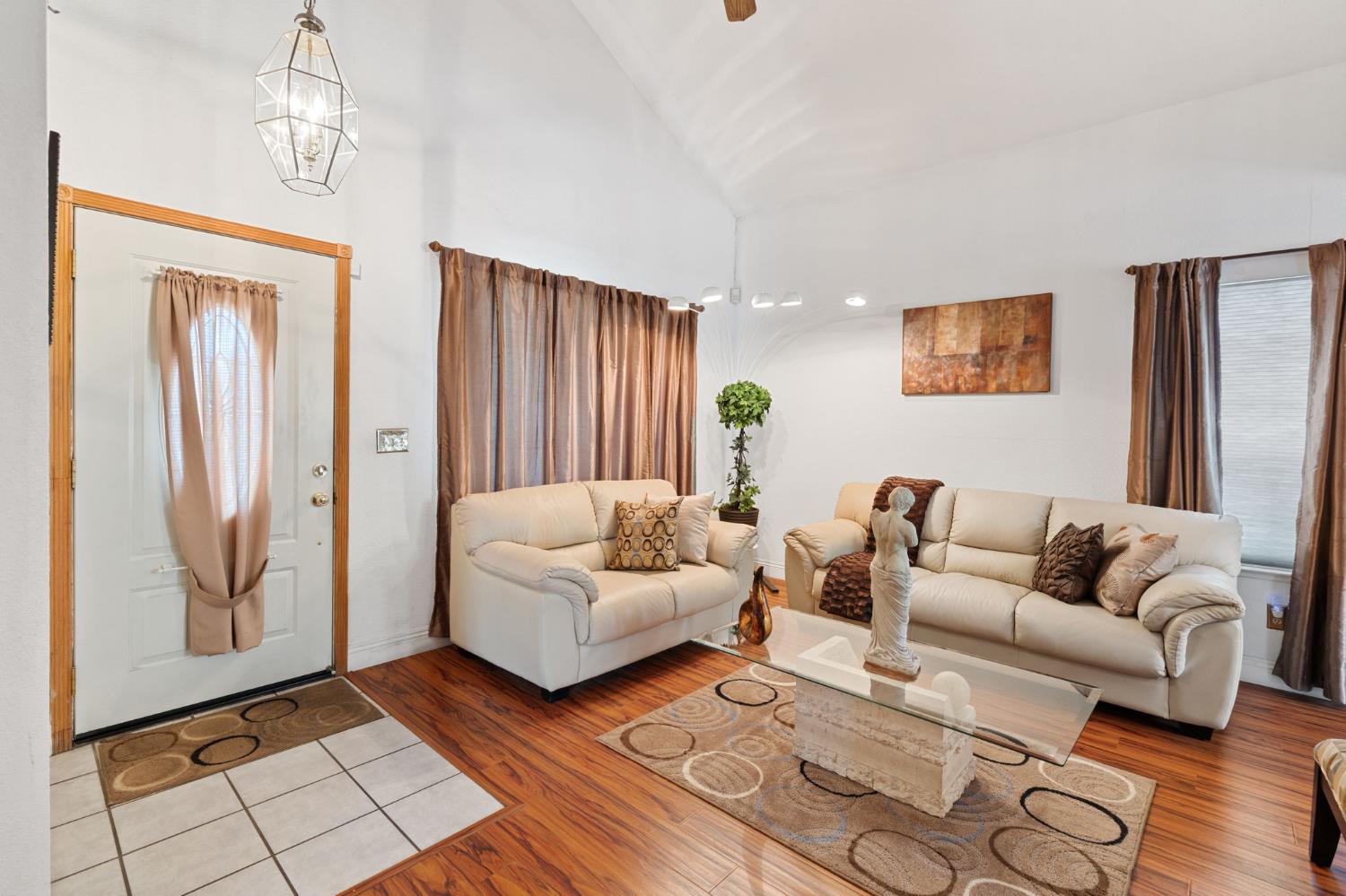 3941 Grey Livery Way