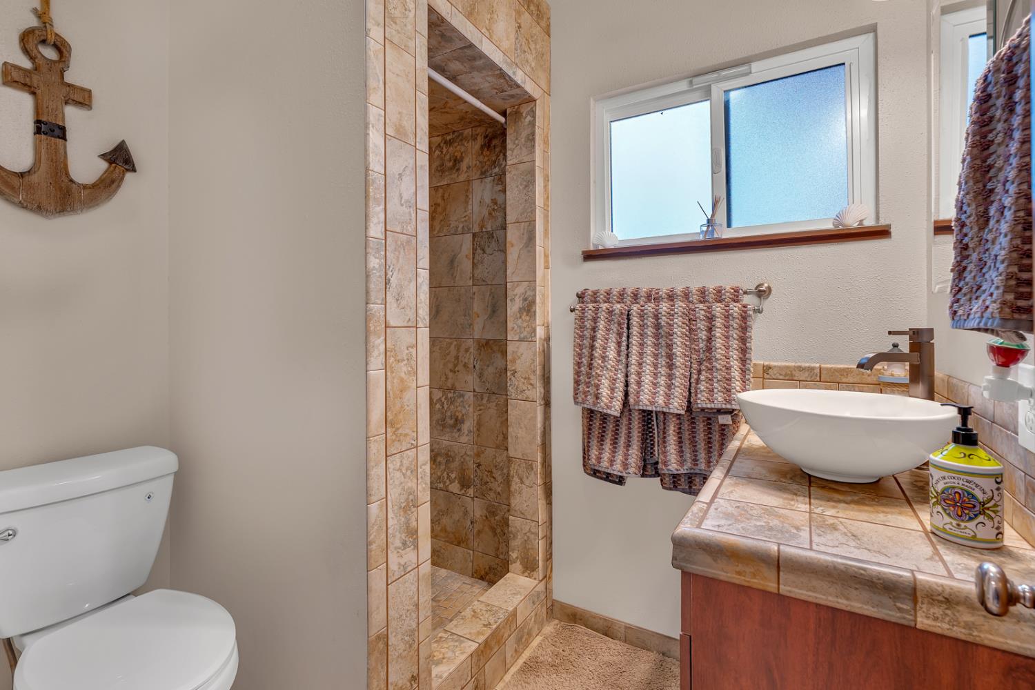 Los Banos, California 93635, United States, 3 Bedrooms Bedrooms, ,2 BathroomsBathrooms,Residential,Active,251508