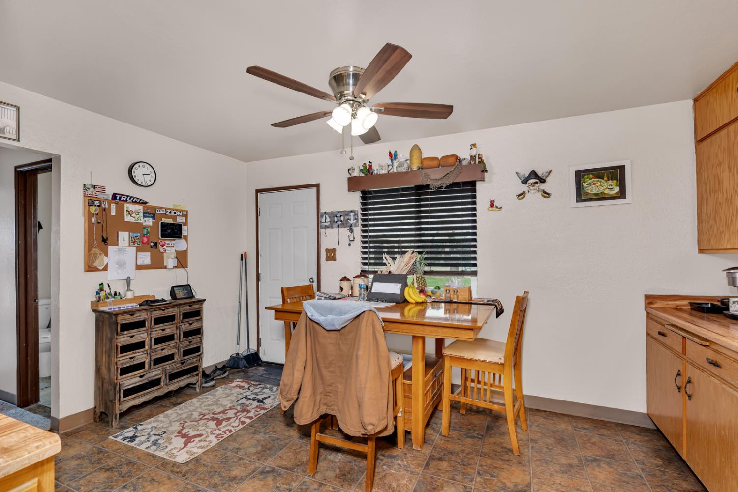 Los Banos, California 93635, United States, 3 Bedrooms Bedrooms, ,2 BathroomsBathrooms,Residential,Active,251508