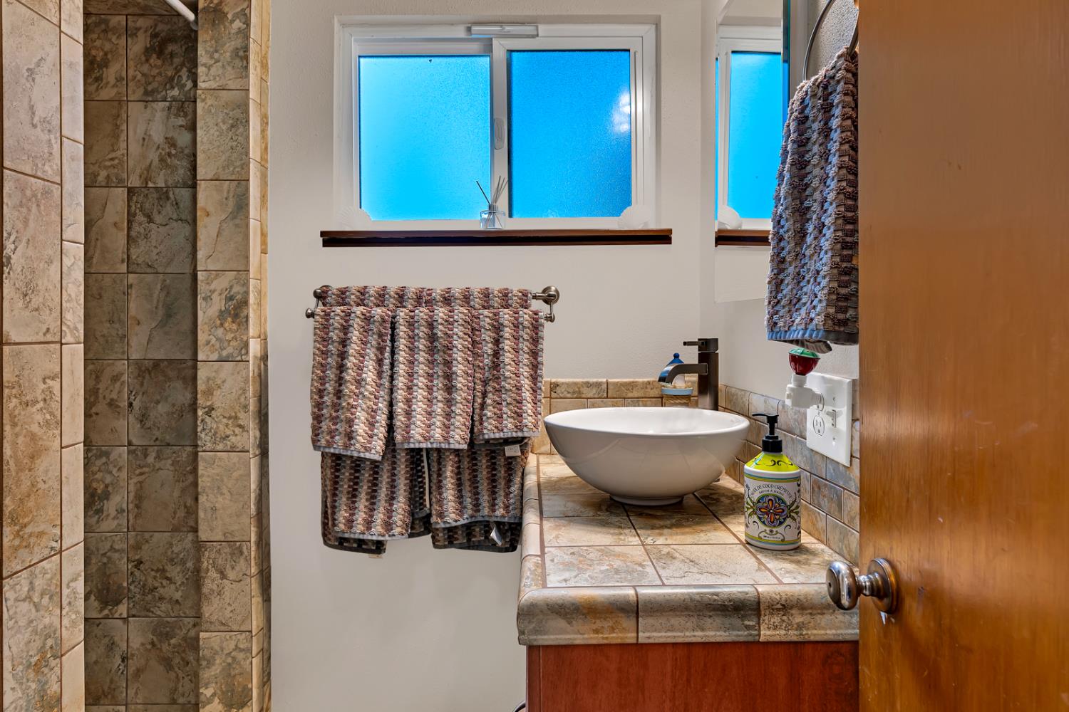 Los Banos, California 93635, United States, 3 Bedrooms Bedrooms, ,2 BathroomsBathrooms,Residential,Active,251508