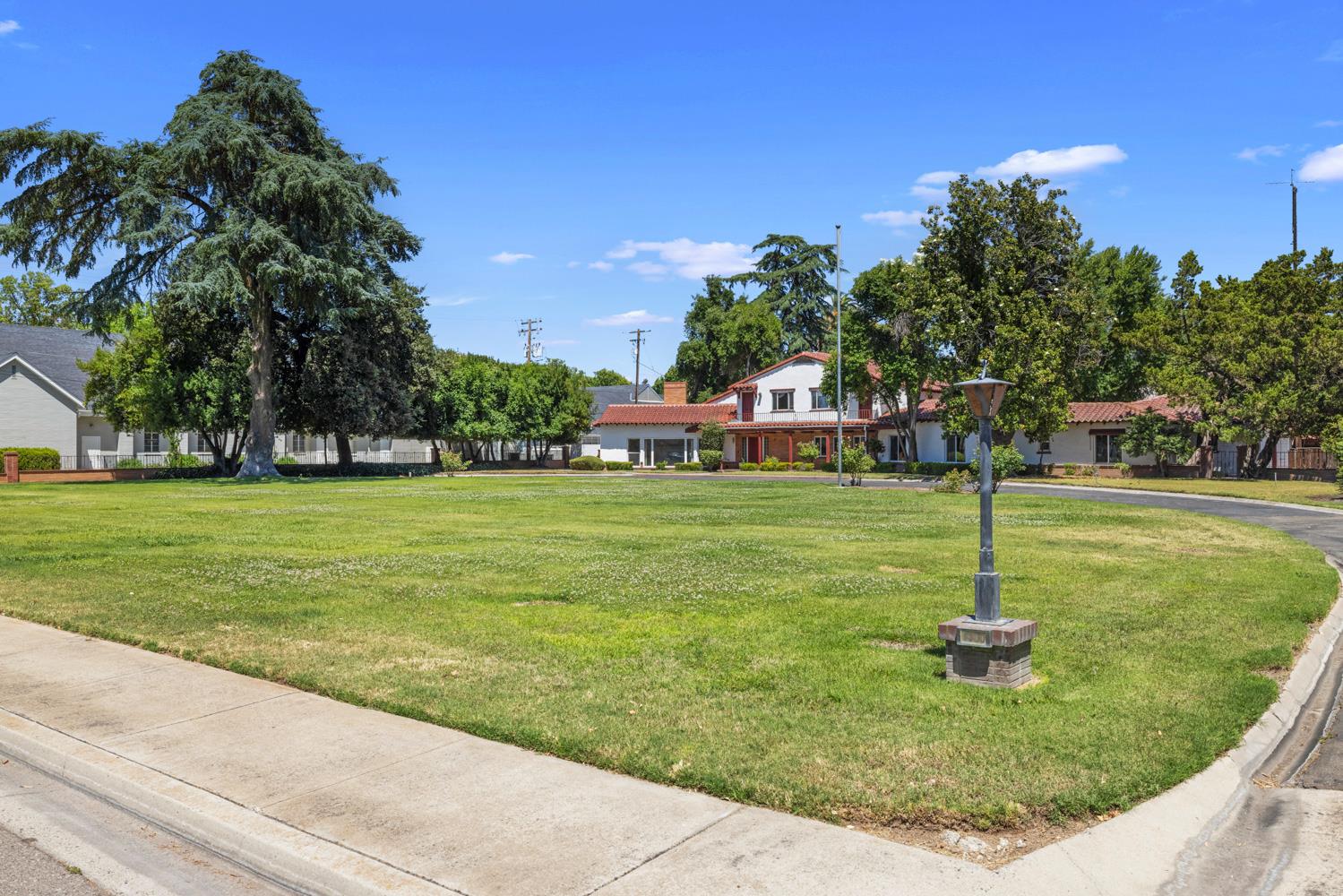 1300 N Berkeley Avenue