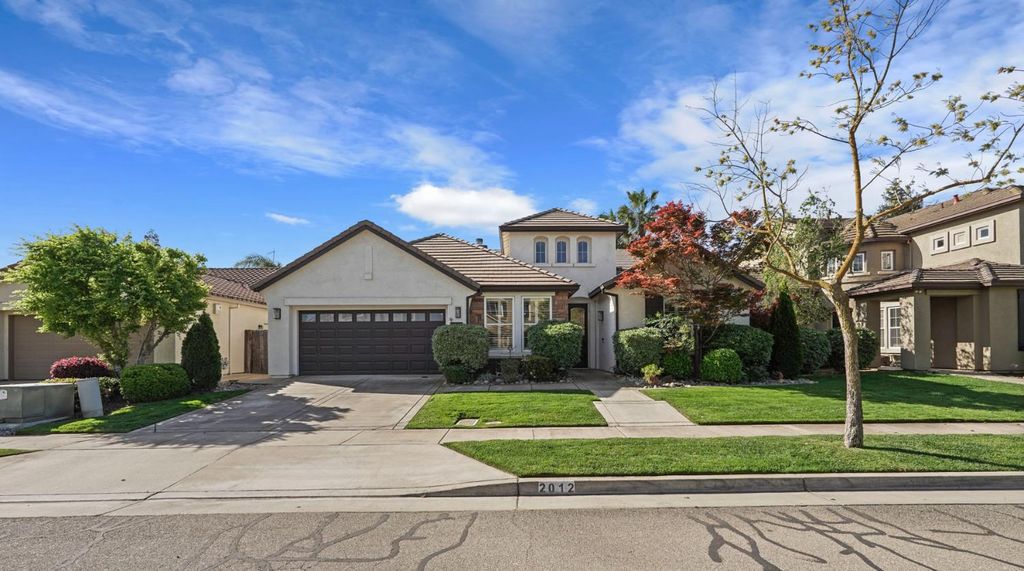 Photo of 2012 Providence Way, Lodi, CA 95242 (MLS # 226037927)