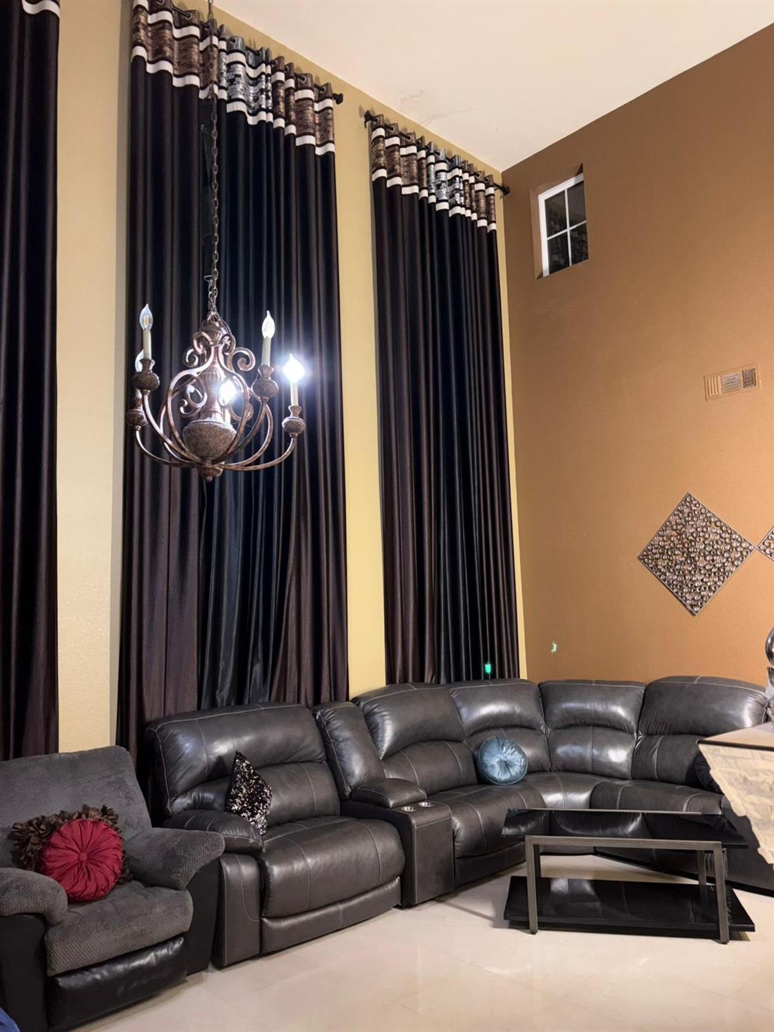 152 College Hill Way