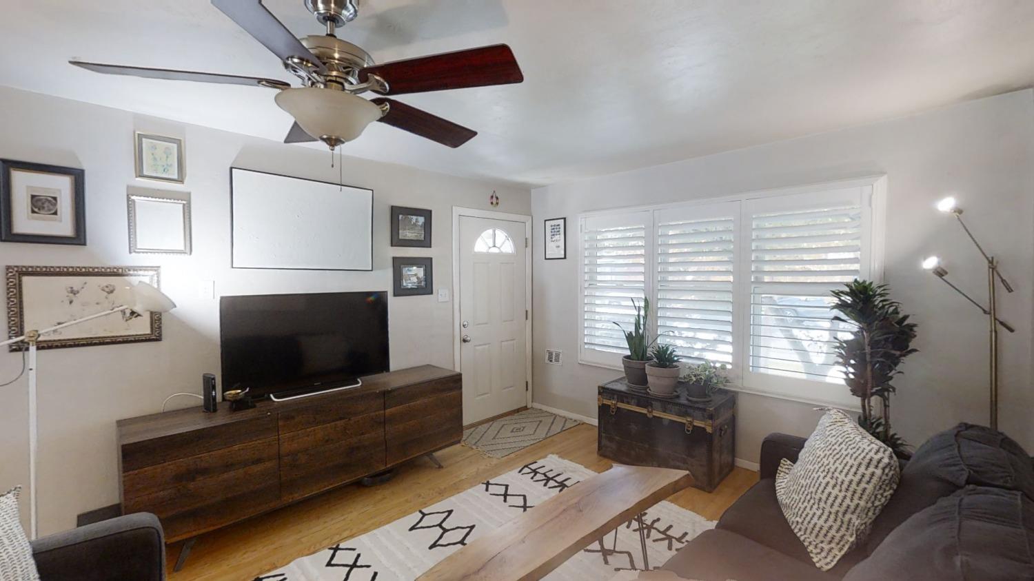 4823 Jerry Way