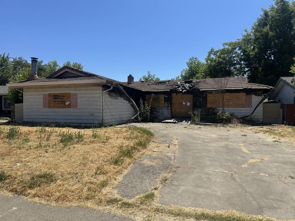 Photo of 2422 Aramon Drive, Rancho Cordova, CA 95670 (MLS # 226044202)