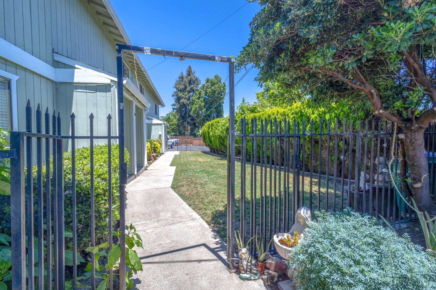 3353 Telegraph Avenue