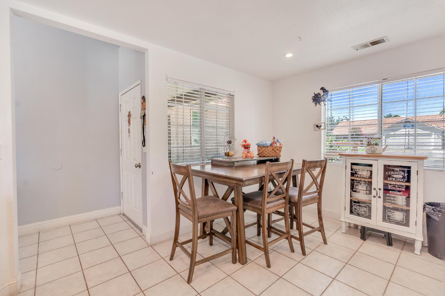 Los Banos, California 93635, United States, 3 Bedrooms Bedrooms, ,2 BathroomsBathrooms,Residential,Active,170640