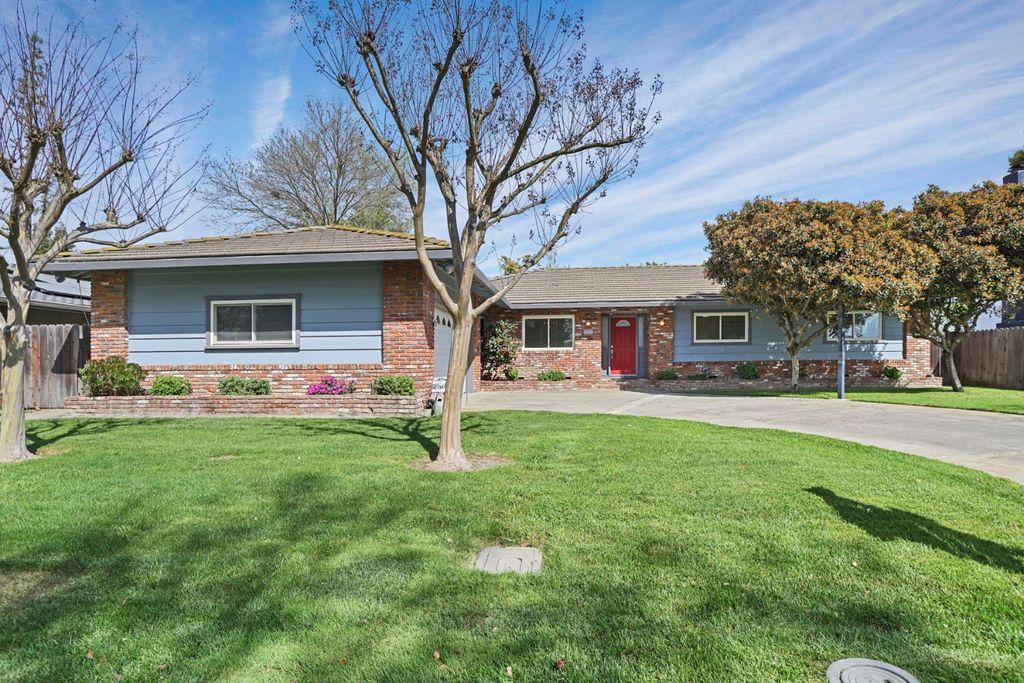 Photo of 6620 Cumberland Place, Stockton, CA 95219 (MLS # 226028811)