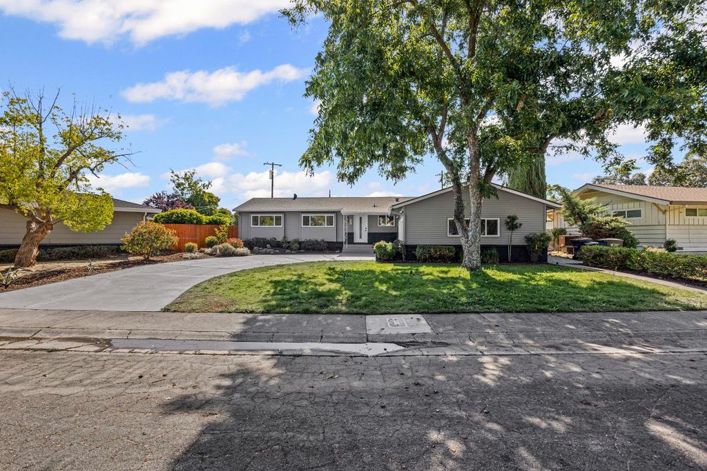 Photo of 6877 Buena Terra Way, Sacramento, CA 95831 (MLS # 225138394)