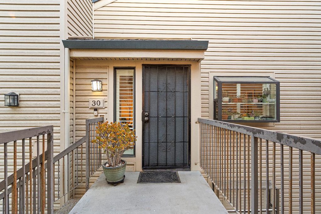 Photo of 2280 Hurley Way #30, Sacramento, CA 95825 (MLS # 226004790)