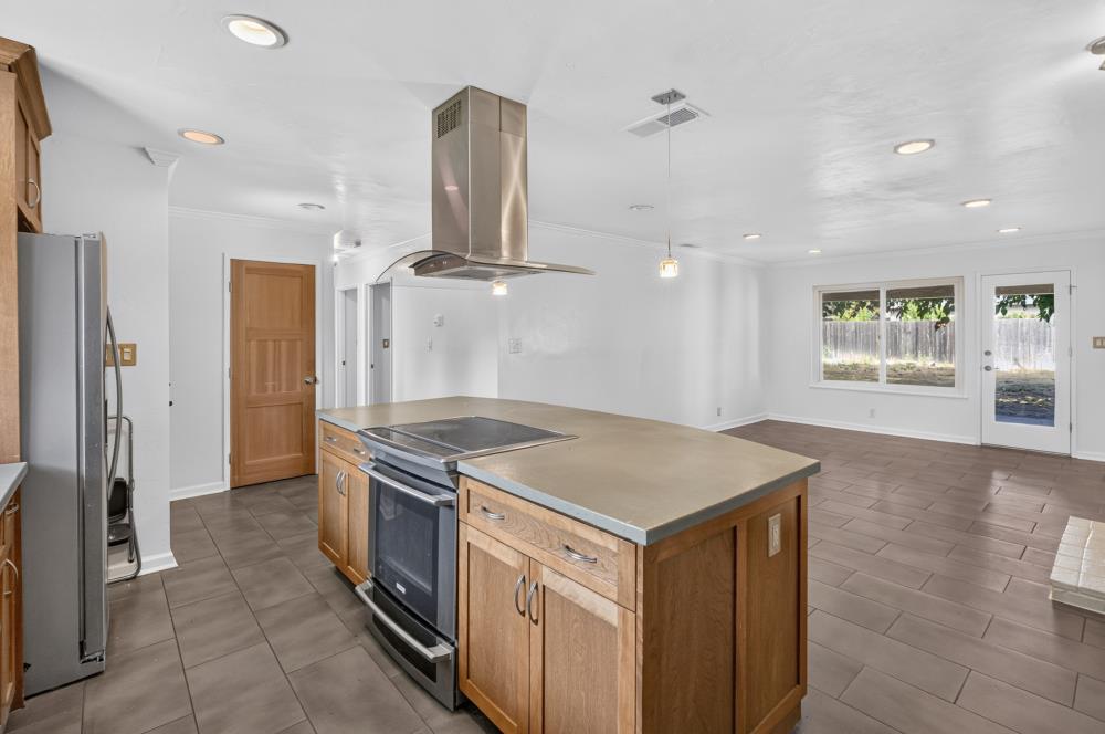 1401 Wyant Way