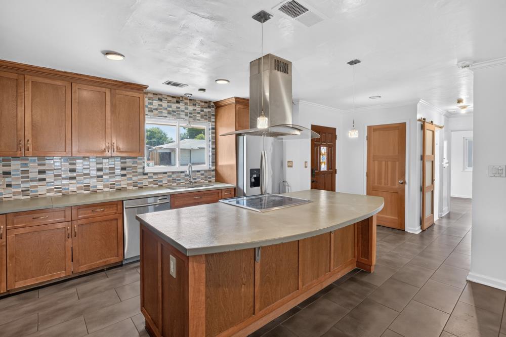 1401 Wyant Way