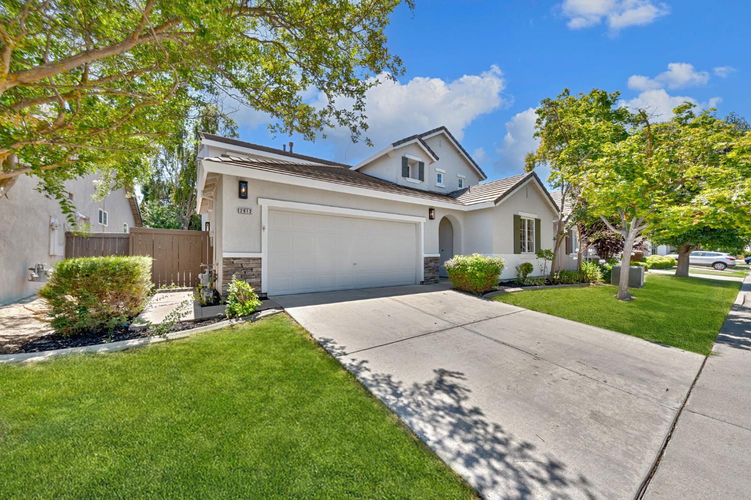 2912 Cinnamon Teal Circle