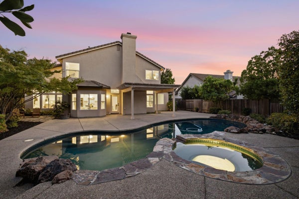 254 LUNA CIR, FOLSOM, CA 95630 - Image b8eccc871e57c9a65282cc3fdce30d30/3364328033