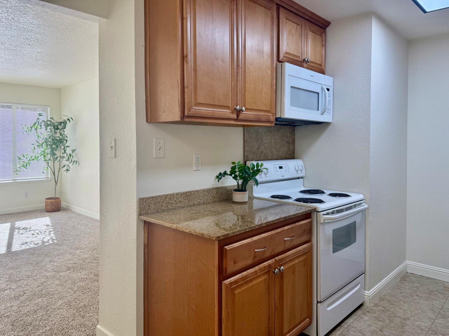 9200 Madison Avenue 169