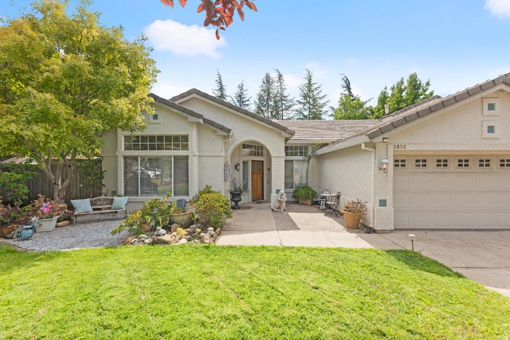 Photo of 3810 Bilbao Court, Cameron Park, CA 95682 (MLS # 225119102)