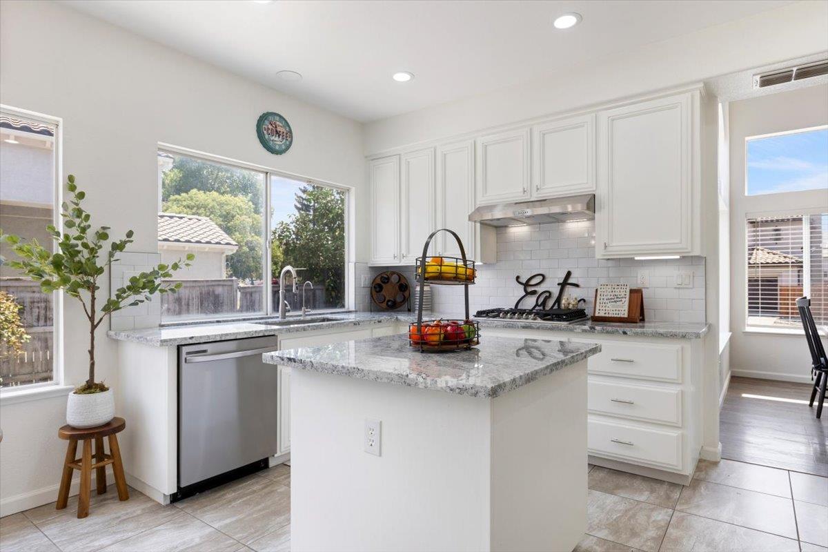 3105 Sceptre Drive