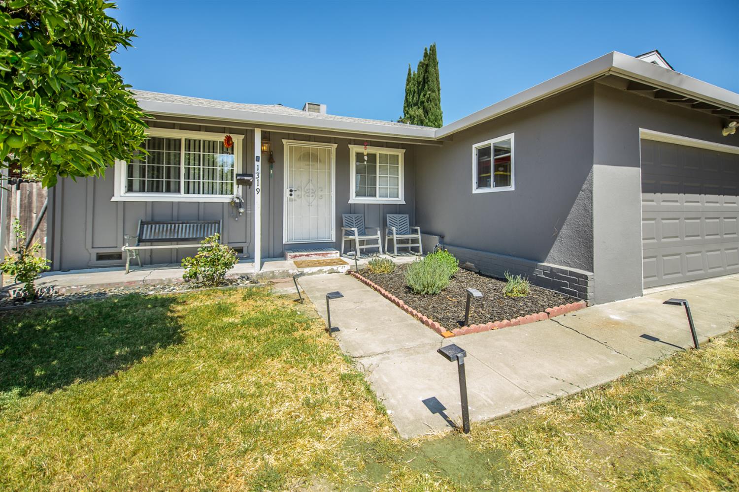 1319 Betty Avenue
