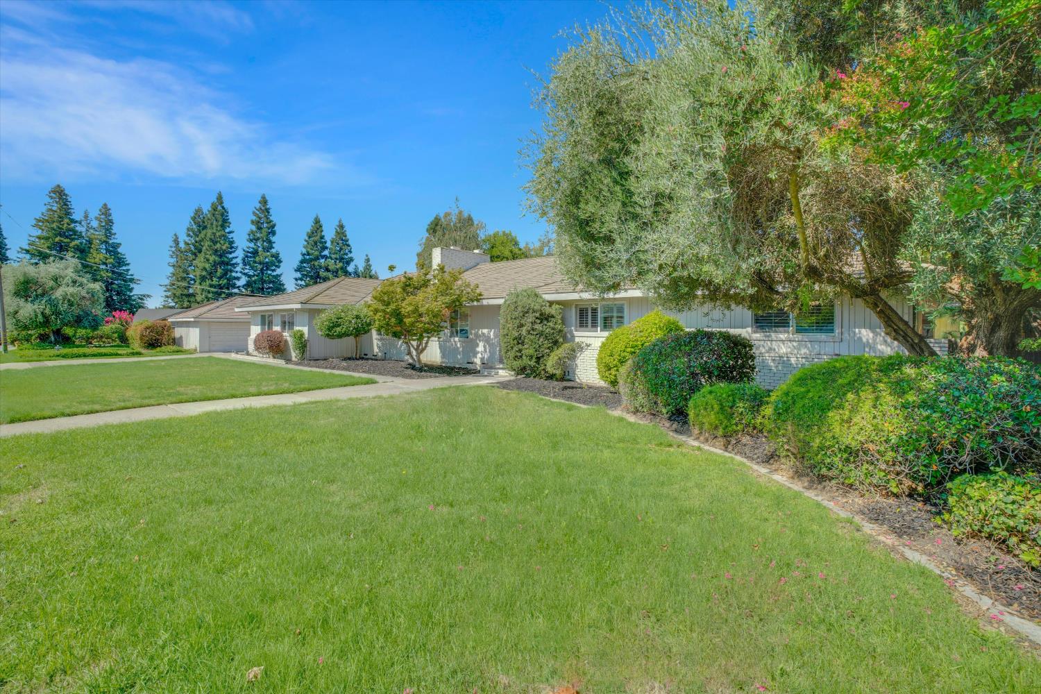 7025 Hillcrest Drive