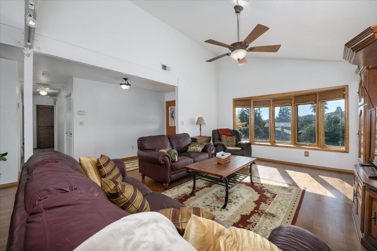 2555 Westridge Drive