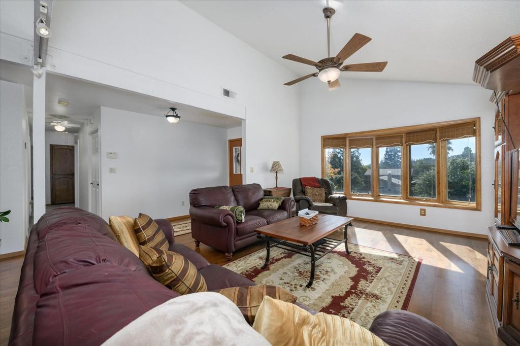 Photo of 2555 Westridge Drive, Cameron Park, CA 95682 (MLS # 225136774)