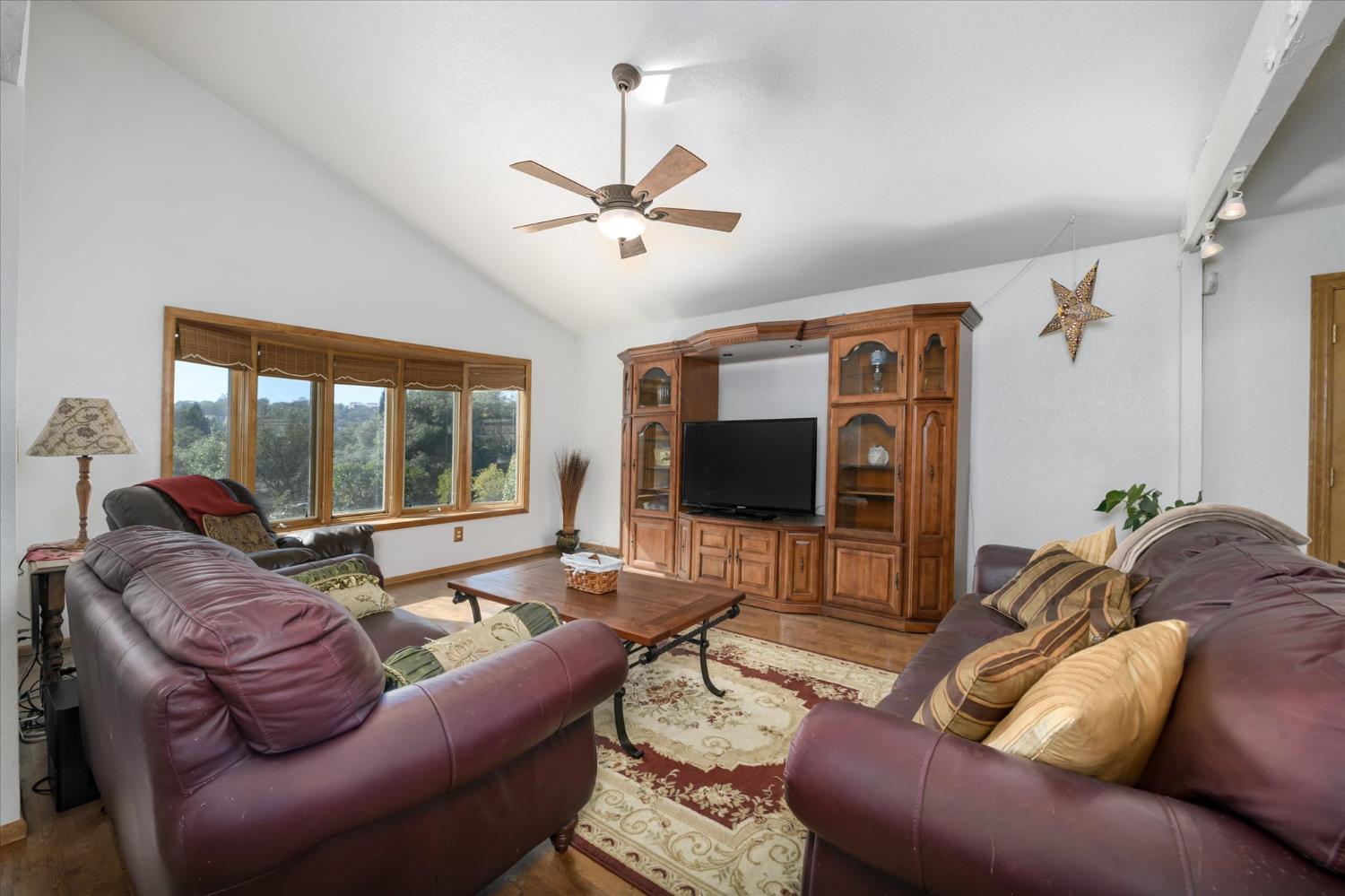 2555 Westridge Drive