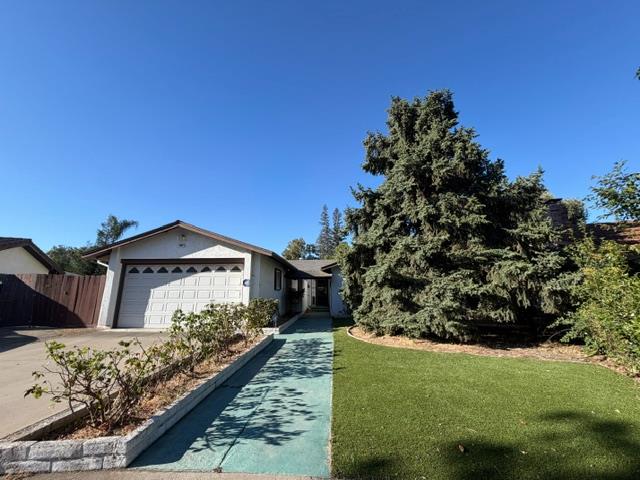 3304 Benton Circle
