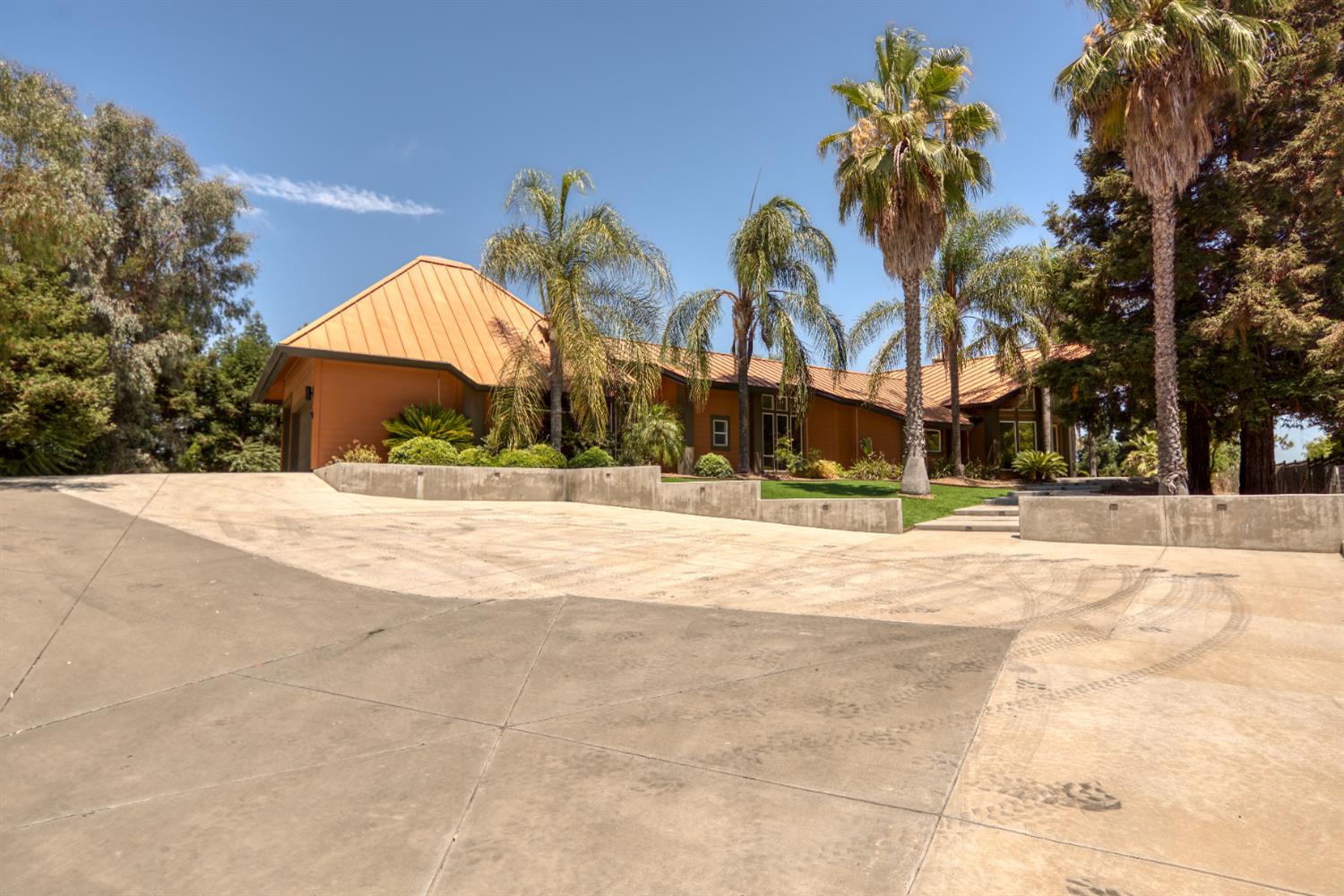 9313 N Hills Court