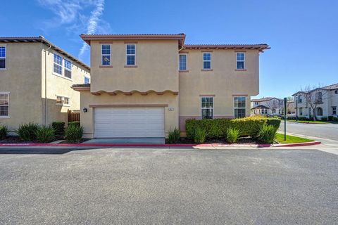 87 sluice Way Folsom CA 95630