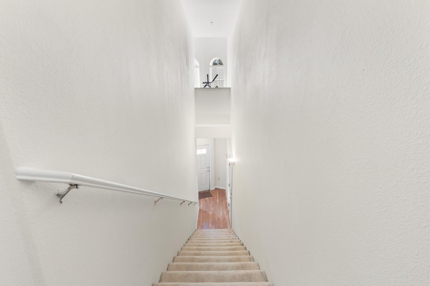 5520 Tares Circle