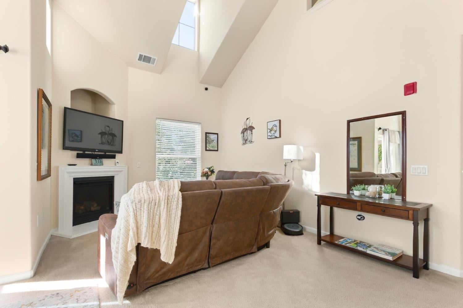 5520 Tares Circle