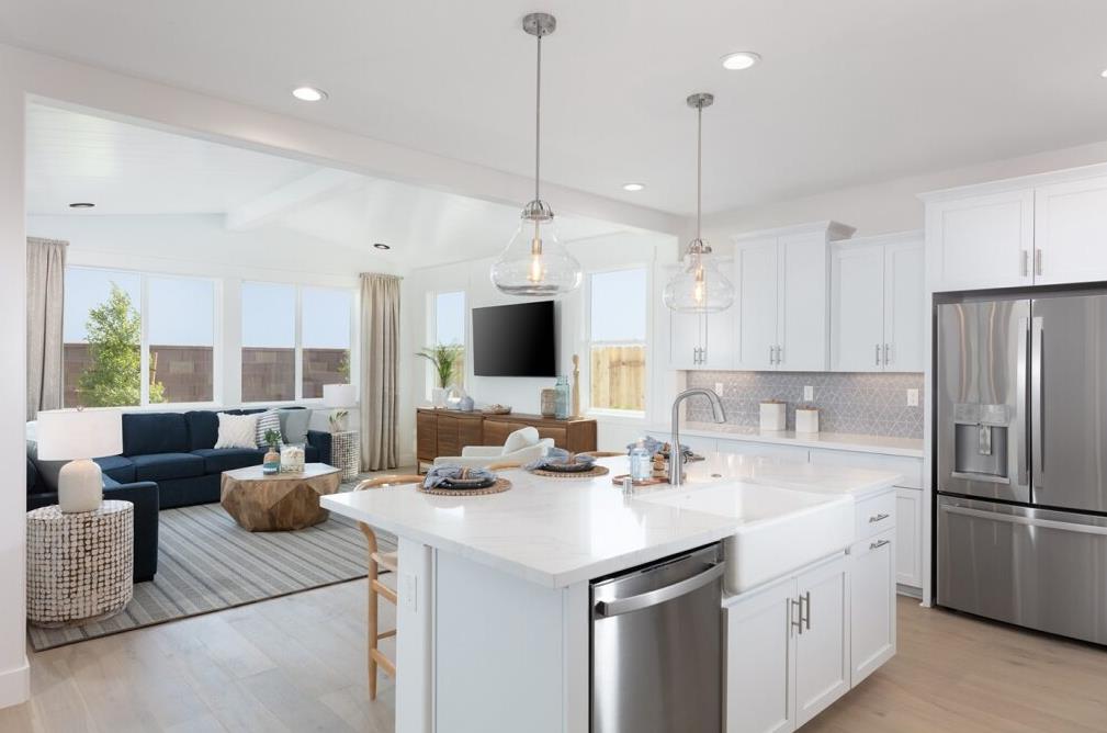 4424 Canyon Coral Way